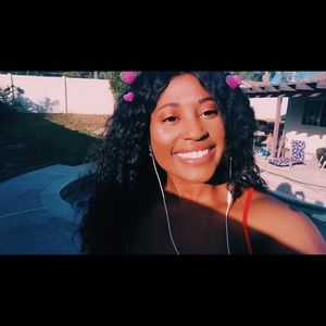 Meet your Posher, Samira